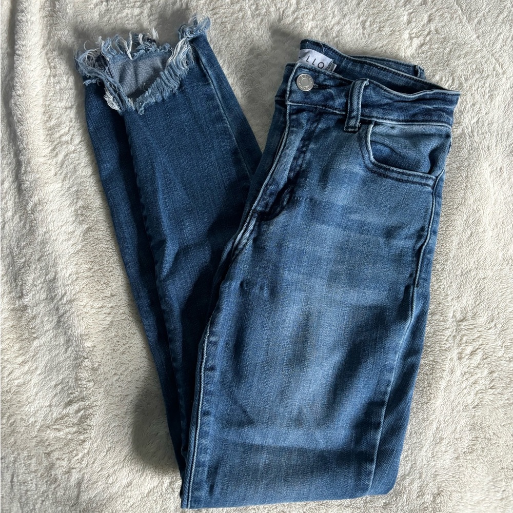 Cello jeans size 1 distressed hem